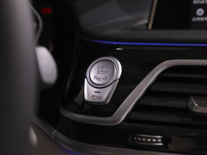 2021M760Li xDrive V12 ҫӰ؄e п؅^