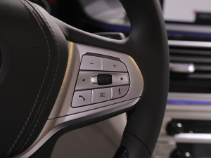 2021M760Li xDrive V12 ҫӰ؄e п؅^