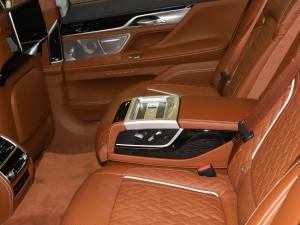 2021740Li xDrive  M\b 