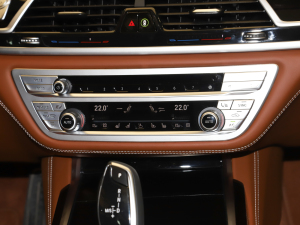 2021款740Li xDrive 行政型 M运动套装 空调调节
