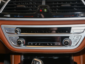 2021740Li xDrive  Ab п؅^