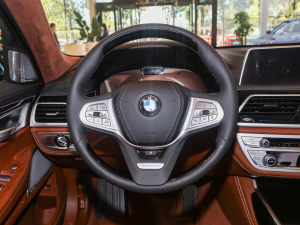 2021740Li xDrive  Ab п؅^