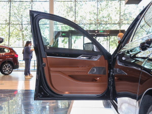 2021740Li xDrive  Ab п؅^