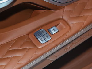 2021740Li xDrive  Ab п؅^