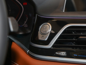 2021740Li xDrive  Ab п؅^