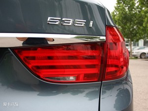 2010款535i 领先版 尾灯