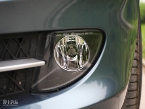 2010款535i 领先版 前雾灯