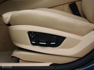 2010款535i 领先版 主驾驶座椅调节