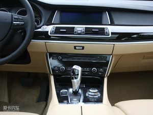 2010款535i 领先版 中控台