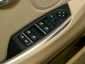 2010款550i 豪华版 主驾车窗控制区	