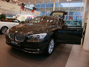 2010款550i 豪华版 整体外观
