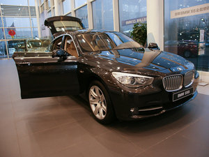 2010款550i 豪华版 整体外观
