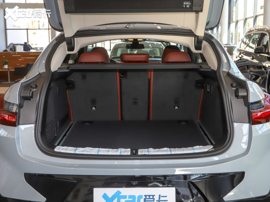 2022��RX4 xDrive 30i M�\�����b