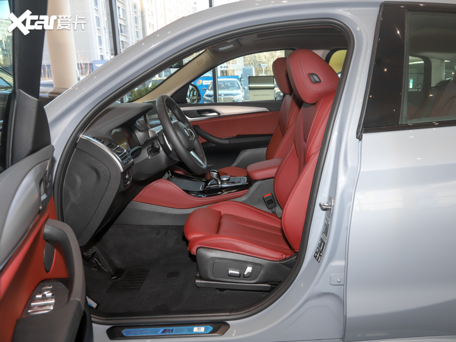 2022��RX4 xDrive 30i M�\(y��n)��(d��ng)���b