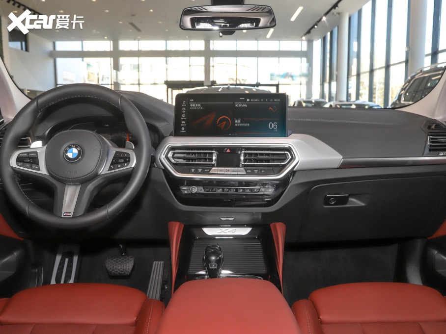 2022��RX4 xDrive 30i M�\�����b