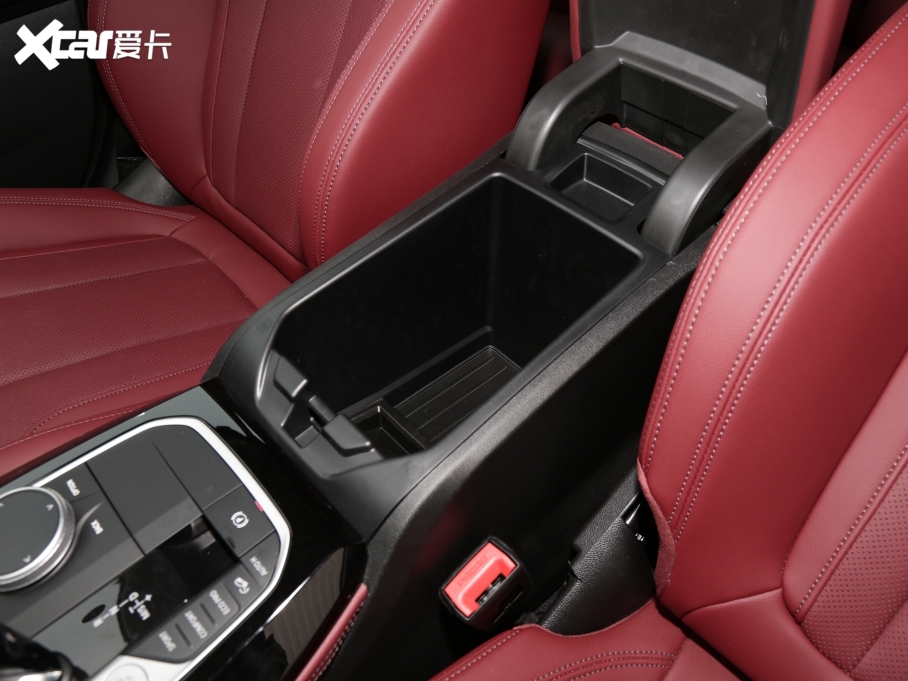 2022��RX4 xDrive 30i M�\�����b