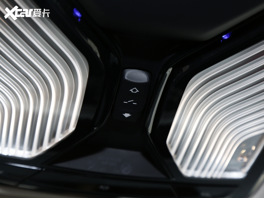 2022��RX4 xDrive 30i M�\(y��n)��(d��ng)���b