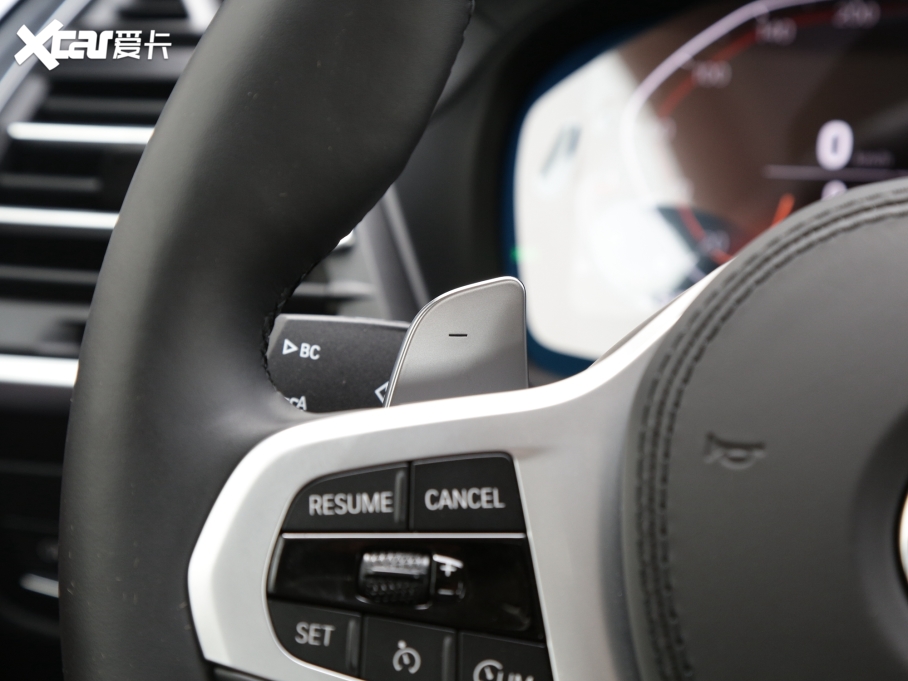 2022��RX4 xDrive 30i M�\�����b