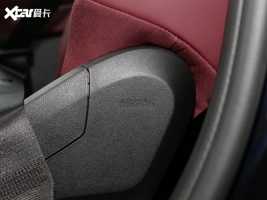 2022��RX4 xDrive 30i M�\�����b