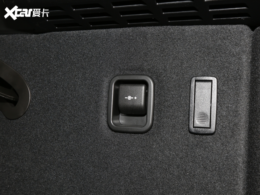 2022��RX4 xDrive 30i M�\�����b