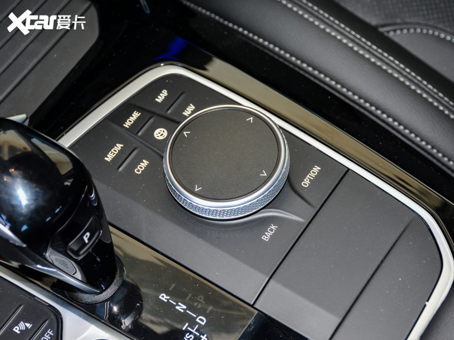 2022RX4 xDrive 25i M\b