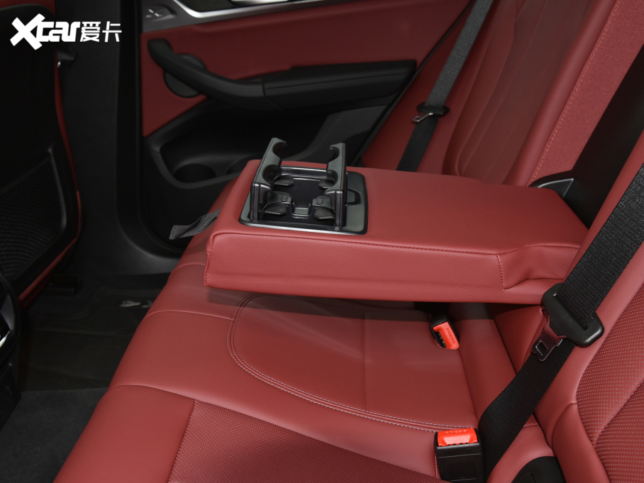 2022RX4 Ŀ xDrive 30i M\ҹb