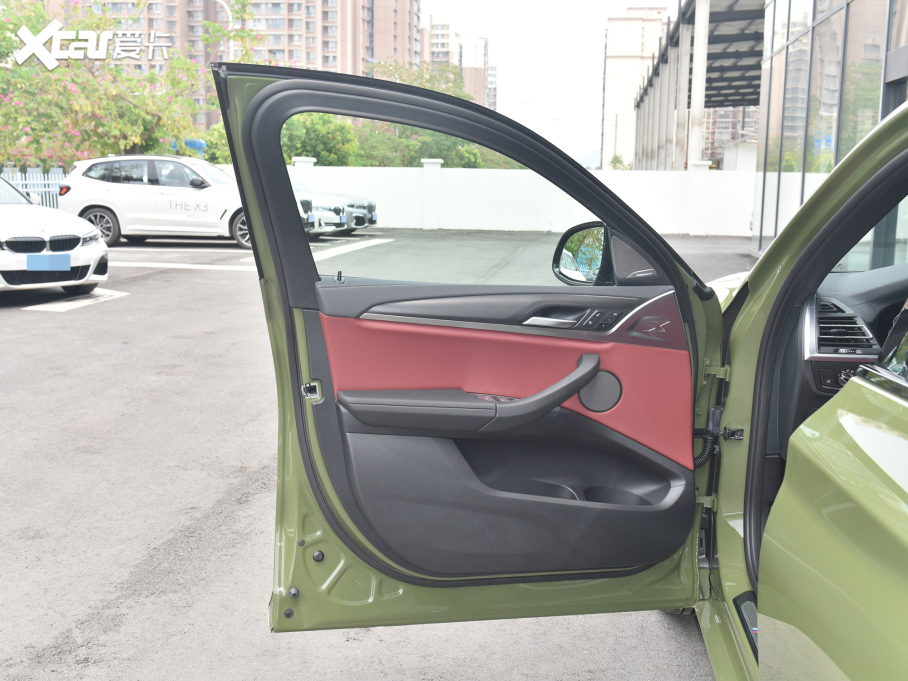 2022RX4 Ŀ xDrive 30i M\ҹb