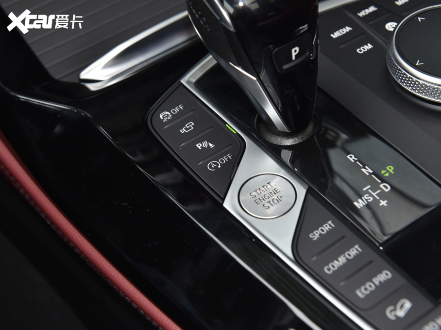 2022RX4 Ŀ xDrive 30i M\ҹb