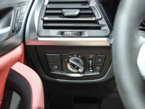 2022xDrive 30i M\ҹb п؅^