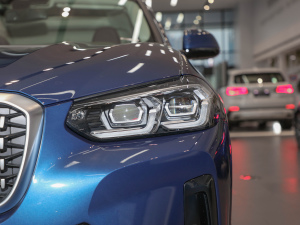 2022xDrive 25i M\b ^