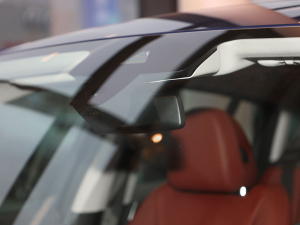 2022xDrive 25i M\b ^