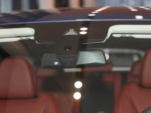 2022xDrive 25i M\b ^