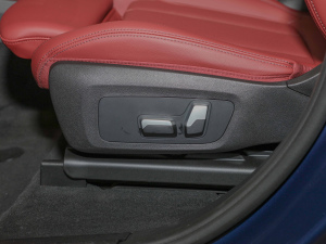 2022xDrive 25i M\b {{