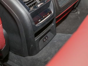 2022xDrive 25i M\b g