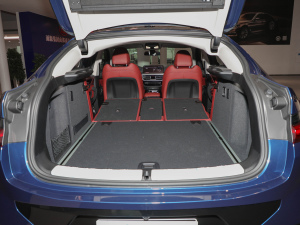 2022xDrive 25i M\b g