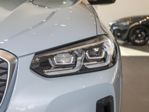 2022xDrive 30i M\b ^