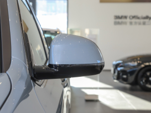 2022xDrive 30i M\b ^