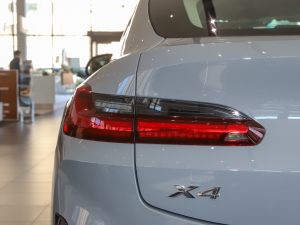 2022xDrive 30i M\b (ji)^