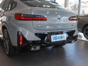 2022xDrive 30i M\b ^