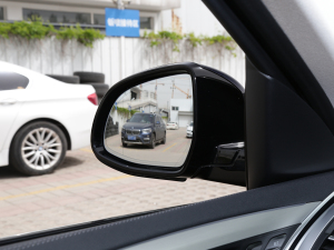 2022xDrive 30i M\b ^