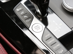 2022xDrive 30i M\b п؅^