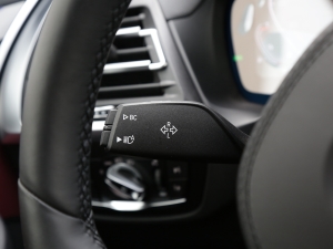 2022xDrive 30i M\b п؅^