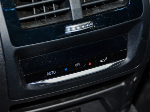 2022xDrive 25i M\b g