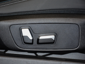 2022xDrive 25i M\b g