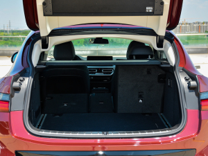 2022xDrive 25i M\b g