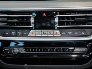 2022xDrive 25i M\b {{