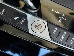 2022xDrive 25i M\b п؅^