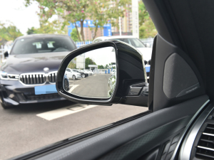 2022Ŀ xDrive 30i M\ҹb ^