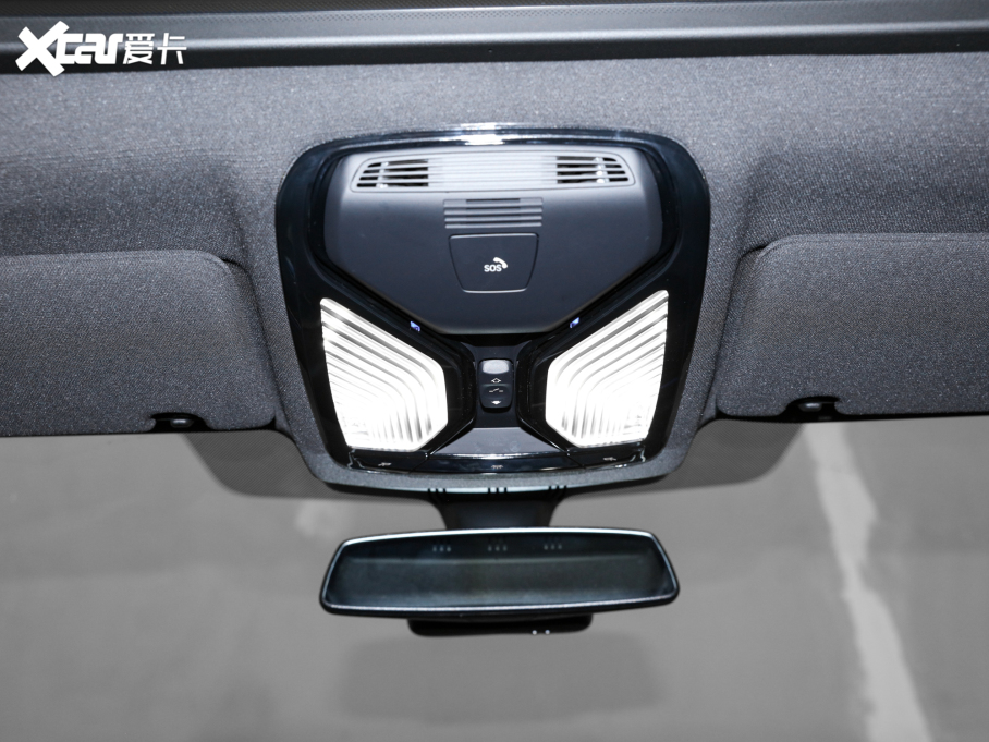 2022R5ϵ(M) 530i M\b