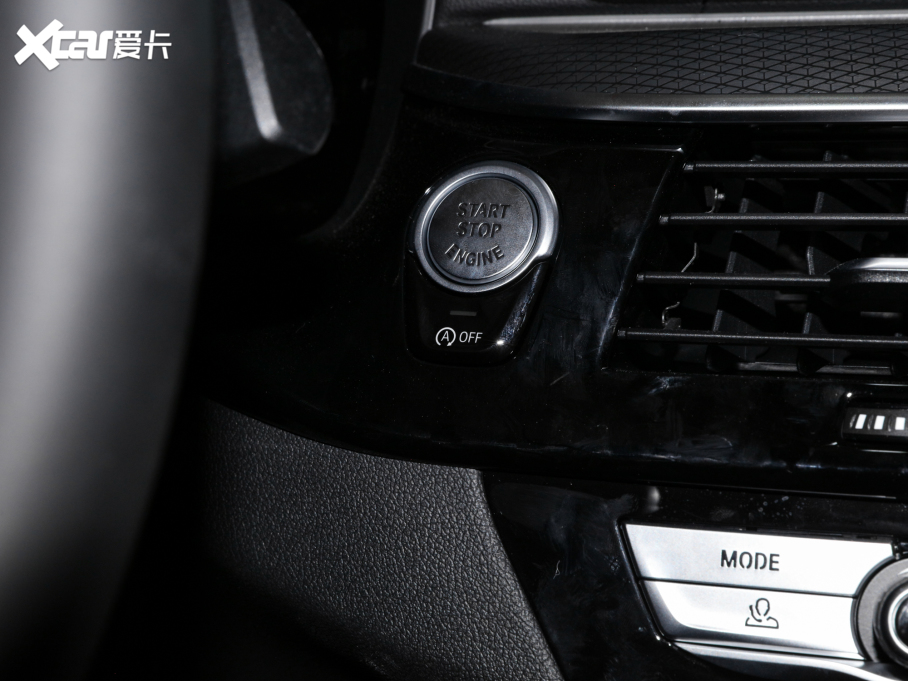 2022R5ϵ(M) 530i M\b